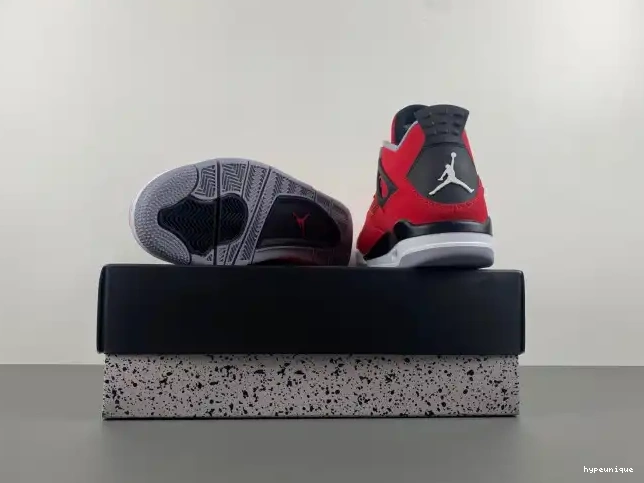 HYPE Toro 308497-603 Retro Jordan 4 Bravo 0423